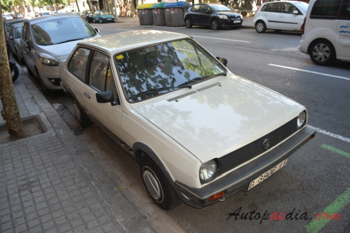 Volkswagen Derby II (Type 86C) 1981-1994 (1985-1990 VW Polo Classic CL sedan 2d), right front view