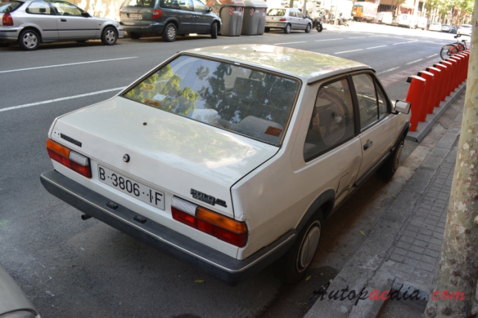 Volkswagen Derby II (Type 86C) 1981-1994 (1985-1990 VW Polo Classic CL sedan 2d), right rear view