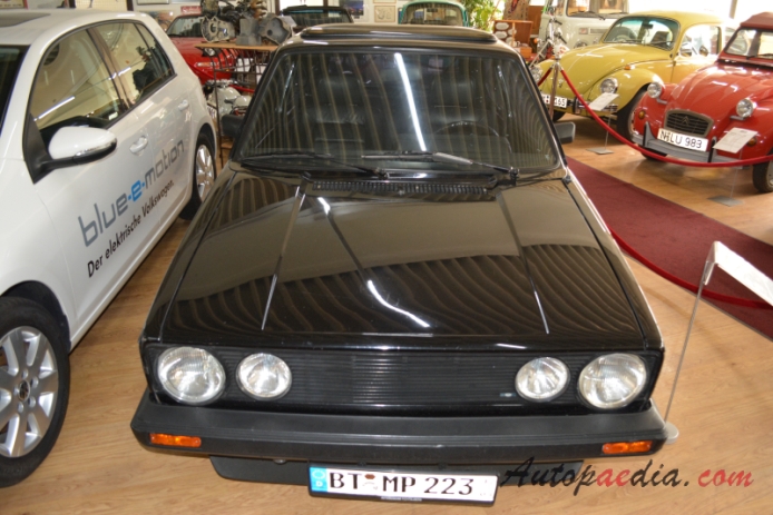 Volkswagen Golf Mk1 (Typ 17) 1974-1983 (1982-1983 1.8L GTI 16s öttinger hatchback 3d), przód