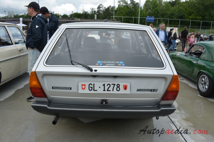 Volkswagen Passat B1 1973-1980 (1977-1980 VW Passat LS kombi 5d), tył