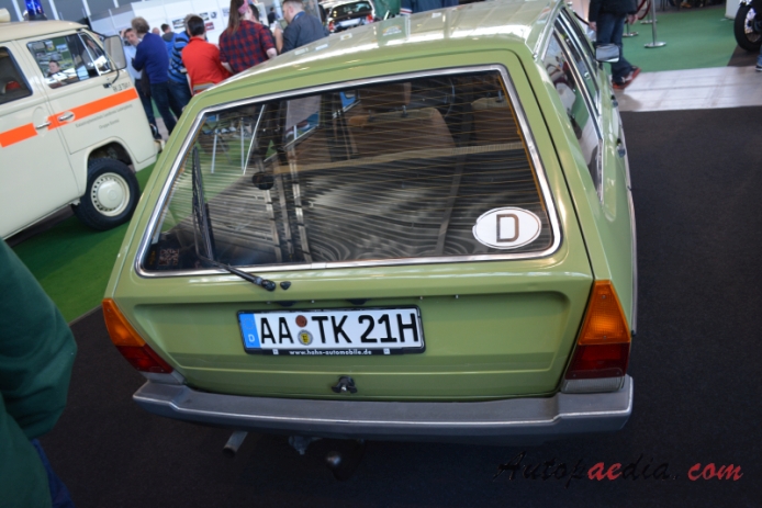 Volkswagen Passat B1 1973-1980 (1978 LS Variant 5d), rear view