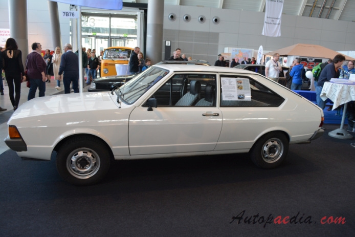 Volkswagen Passat B1 1973-1980 (1978 S fastback 2d), lewy bok