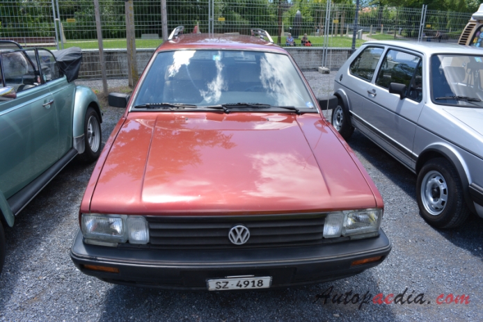 Volkswagen Passat B2 1980-1988 (1985-1988 VW Passat GL kombi 5d), front view