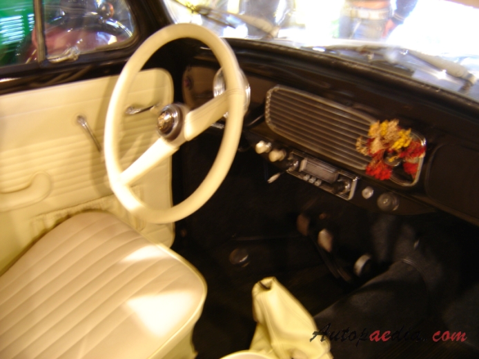 VW typ 1 (Garbus) 1946-2003 (1956-1957), wnętrze