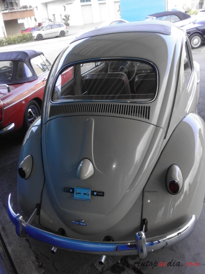 VW type 1 (Beetle) 1946-2003 (1958 Faltdach De Luxe limousine), rear view