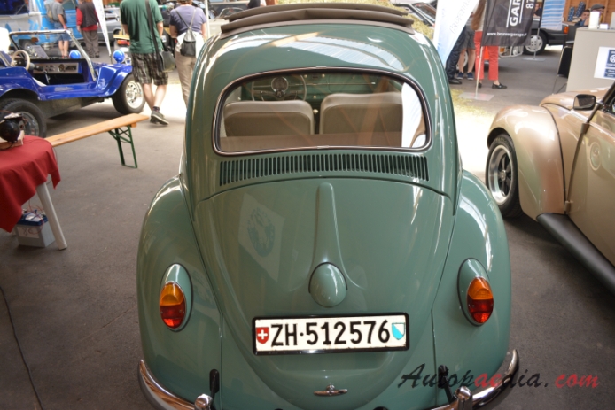 VW typ 1 (Garbus) 1946-2003 (1962 Volkswagen 1200 Faltdach), tył