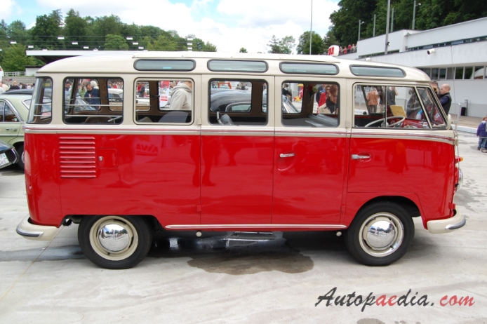 VW typ 2 (Transporter) T1 1950-1967 (1961 Samba), prawy bok
