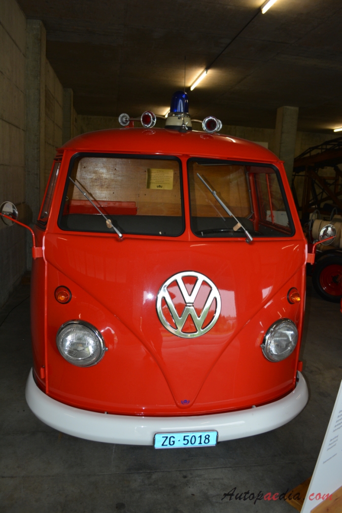 VW typ 2 (Transporter) T1 1950-1967 (1961 wóz strażacki), przód
