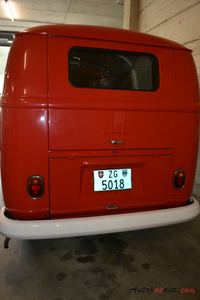 VW typ 2 (Transporter) T1 1950-1967 (1961 wóz strażacki), tył