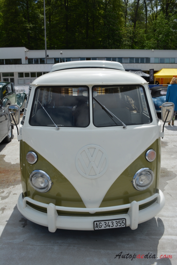 VW type 2 (Transporter) T1 1950-1967 (1963-1967 T1c Kombi), front view