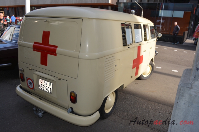 VW typ 2 (Transporter) T1 1950-1967 (1963-1967 T1c ambulans), prawy tył