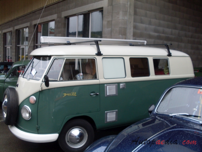 VW type 2 (Transporter) T1 1950-1967 (1965 Kombi), left side view