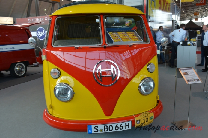 VW type 2 (Transporter) T1 1950-1967 (1966 Bosch Service Wagen Kombi), front view