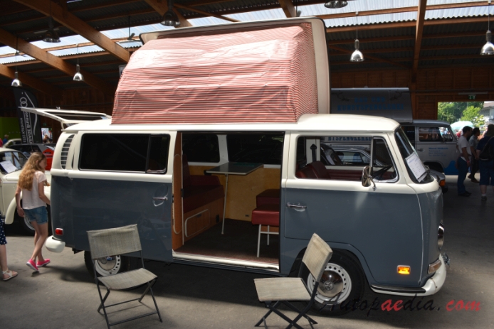 VW type 2 (Transporter) T1 1950-1967 (1971 T2a Dormobil camper), right side view