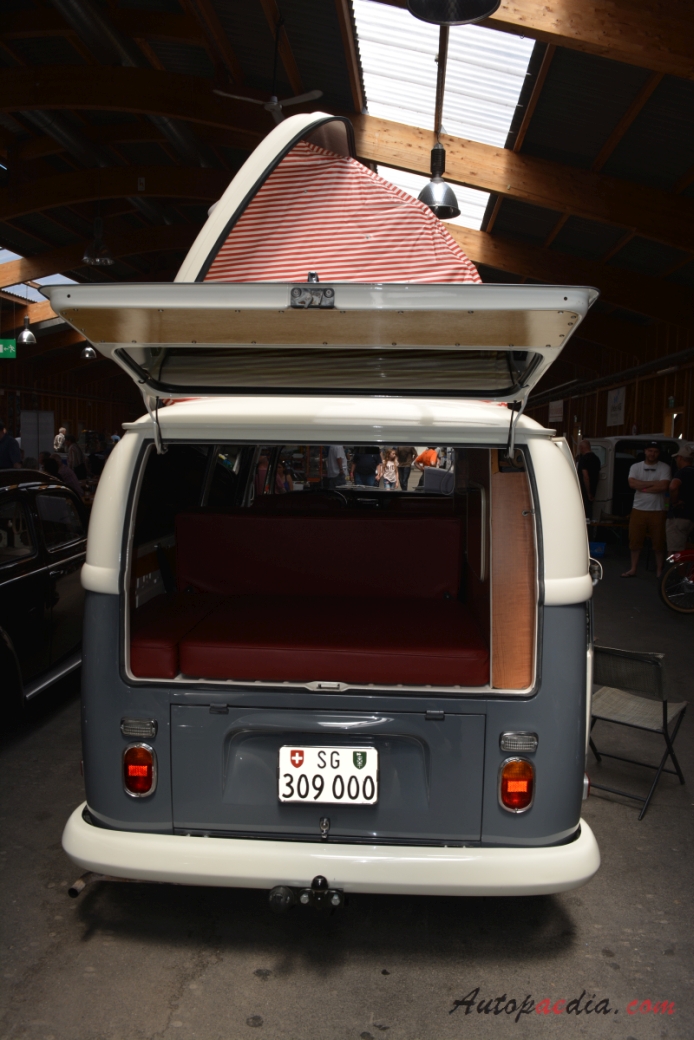VW type 2 (Transporter) T1 1950-1967 (1971 T2a Dormobil camper), rear view
