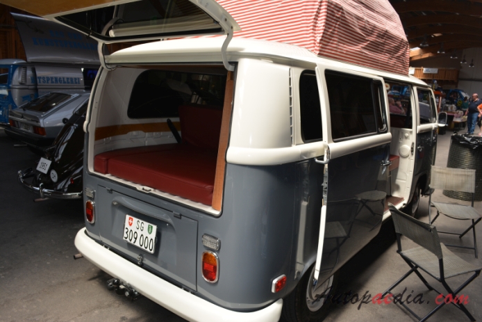 VW type 2 (Transporter) T1 1950-1967 (1971 T2a Dormobil camper), right rear view