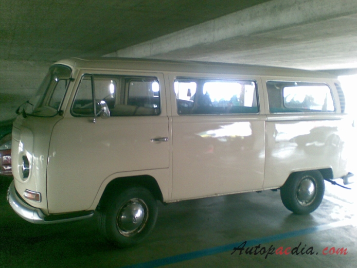 VW type 2 (Transporter) T2 1967-1979 (1967-1972 T2a), left side view