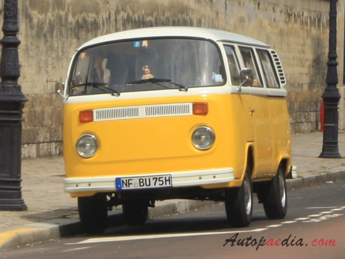 VW type 2 (Transporter) T2 1967-1979 (1973-1979), left front view