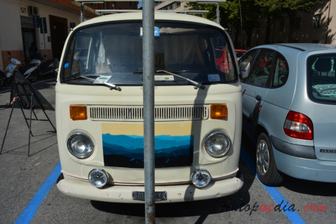 VW type 2 (Transporter) T2 1967-1979 (1973-1979), front view