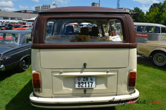 VW type 2 (Transporter) T2 1967-1979 (1973-1979 minivan 4d), rear view