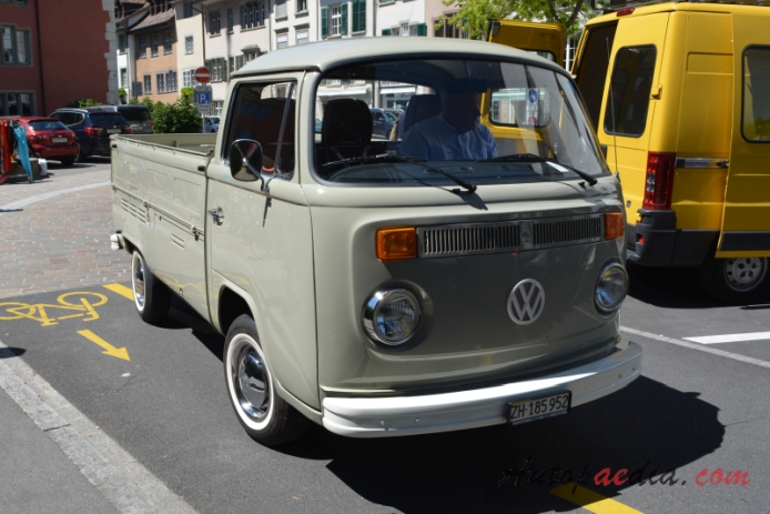 VW type 2 (Transporter) T2 1967-1979 (1973-1979 pickup 2d), right front view