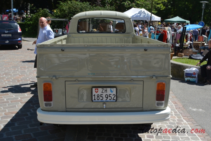 VW type 2 (Transporter) T2 1967-1979 (1973-1979 pickup 2d), rear view