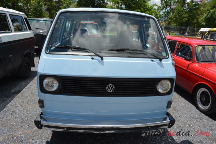 VW type 2 (Transporter) T3 1979-1992 Europe/2002 South Africa (1979-1983 Volkswagen bus), front view