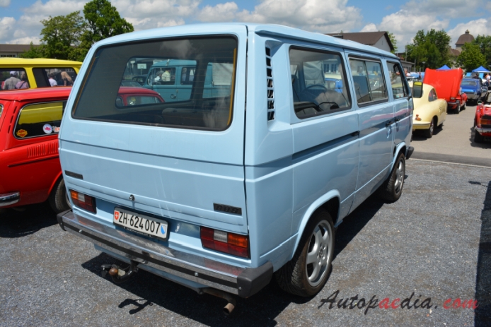 VW type 2 (Transporter) T3 1979-1992 Europe/2002 South Africa (1979-1983 Volkswagen bus), right rear view