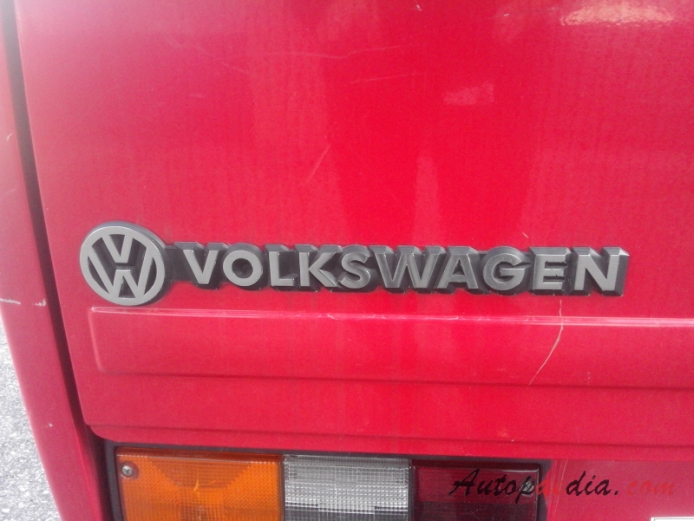 VW typ 2 (Transporter) T3 1979-1992 Europe/2002 South Africa (1982-1992 wóz strażacki), emblemat tył 