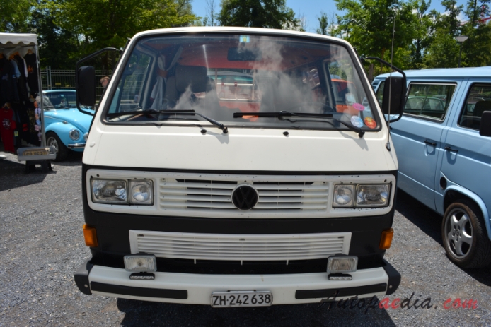 VW type 2 (Transporter) T3 1979-1992 Europe/2002 South Africa (1986-1992), front view