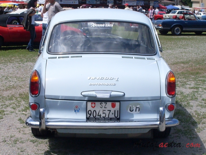 VW typ 3 1961-1973 (1967-1969 Volkswagen 1600L automatic sedan 2d), tył