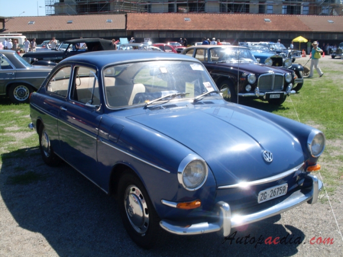 VW type 3 1961-1973 (1968 1600TL fastback Coupé 2d), right front view