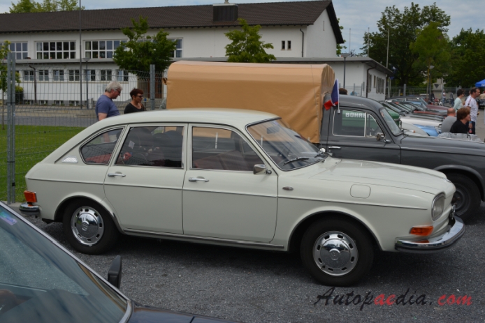 VW type 4 (411) 1968-1972 (1968-1969 L saloon 4d), right side view