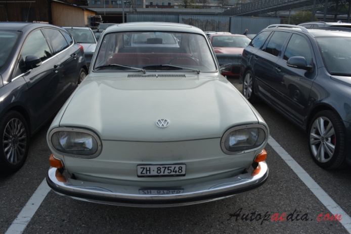 VW typ 4 (411) 1968-1972 (1968-1969 saloon 4d), przód