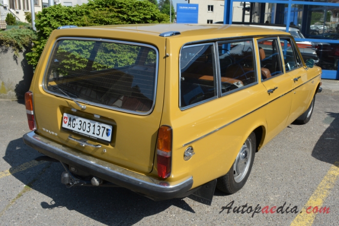 Volvo 140 series 1966-1974 (1969 145S B20 kombi 5d), right rear view