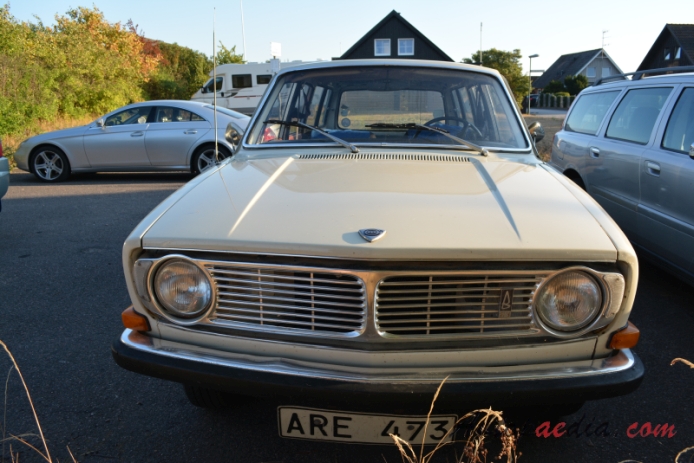 Volvo 140 series 1966-1974 (1969 B20 kombi 5d), front view