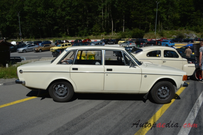 Volvo 140 series 1966-1974 (1973 144 sedan 4d), prawy bok