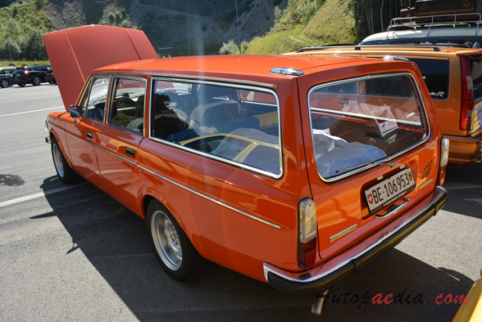Volvo 140 series 1966-1974 (1973 145 B20 kombi 5d),  left rear view