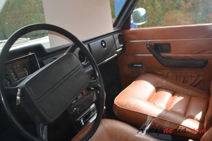 Volvo 164 1968-1975 (1974 164 E sedan 4d), interior