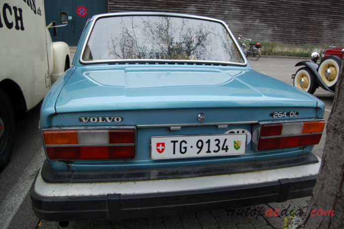 Volvo 200 series 1974-1993 (1974-1978 264 DL sedan 4d), rear view