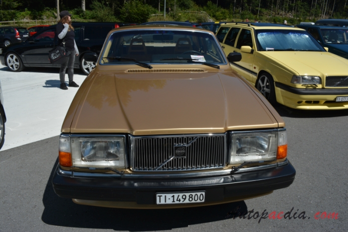 Volvo 200 series 1974-1993 (1981 Volvo 262C Bertone Coupé 2d), przód