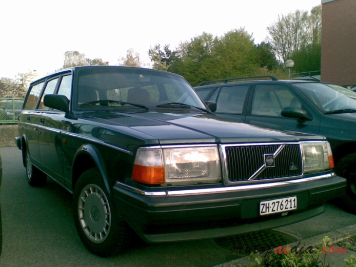 Volvo 200 series 1974-1993 (1993 240 Classic Kombi), prawy przód