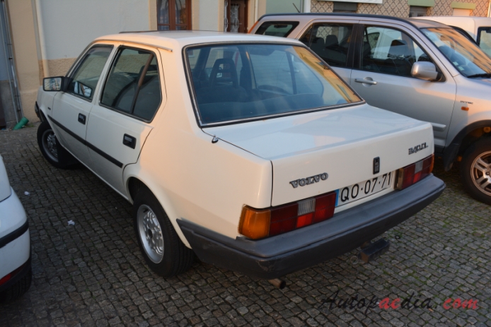 Volvo 300 series 1976-1991 (1985-1991 340 DL sedan 4d),  left rear view
