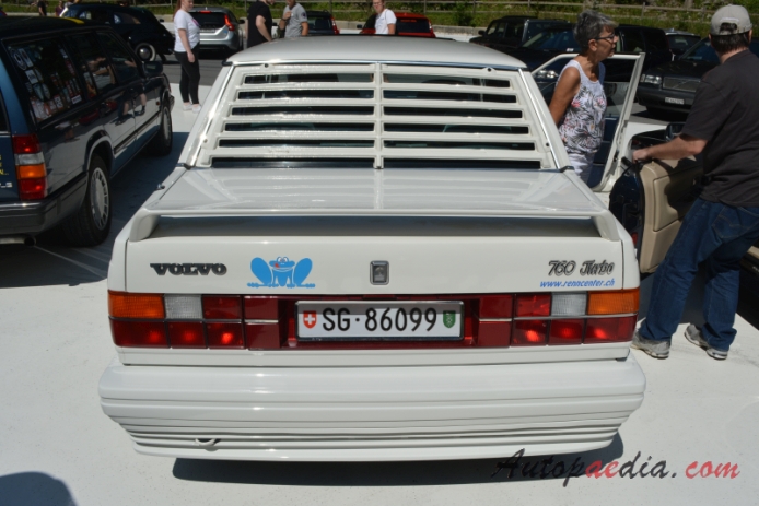 Volvo 700 series 1982-1993 (1984-1988 Volvo 760 Turbo sedan 4d), rear view