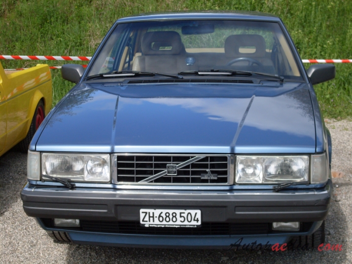 Volvo 700 series 1982-1993 (1987 780 Bertone Coupé 2d), front view