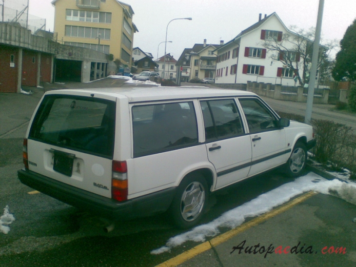 Volvo 900 series/1991-1998 (940 Kombi 5d), right rear view