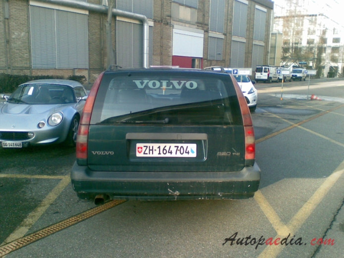 Volvo 850 1992-1997 (1997 Estate T5), rear view