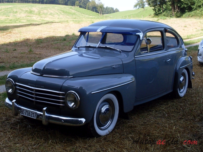 Volvo PV444 1947-1958 (1954-1955 Volvo PV444H), left front view