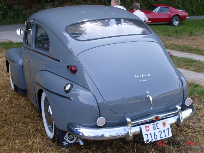 Volvo PV444 1947-1958 (1954-1955 Volvo PV444H),  left rear view