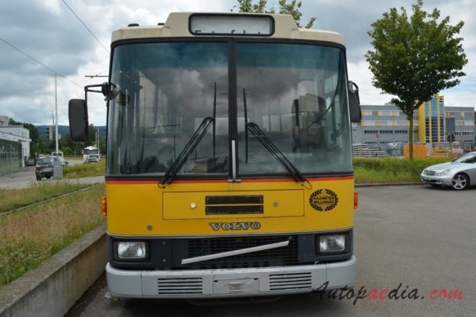 Volvo B10M 1978-2003 (1978-1993 Aargau Postauto coach), front view